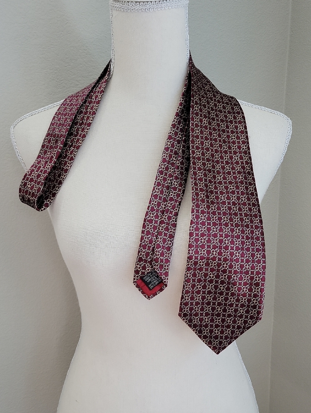 Luca Franzini Tie Rack Silk Tie in Burgundy & Gold Chain Pattern Made in Italy